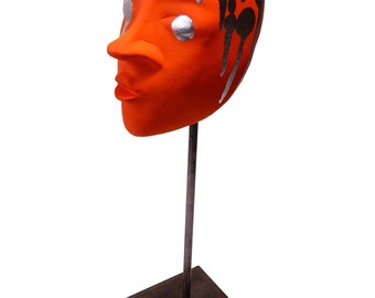 Tête en argile sculptée orange Art