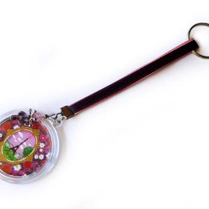 Paris souvenir pearl ribbon key ring image 3