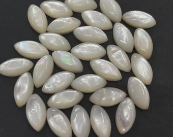 Natuurlijke parelmoer Marquise losse gekalibreerde cabochons edelsteen met platte achterkant. 4 x 8 mm tot 15 x 30 mm.