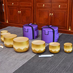 Juego de cuencos tibetanos de cristal de cuarzo para chakras – Diseño de loto dorado de 432 Hz