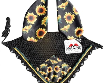 Sunflower English Saddle Pad Set with Bonnet: Cheerful Equestrian Riding Set.