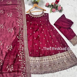 Beautiful Heavy Embroidered Anarkali Gown Red Dupatta Indian Diwali Readymade Anarkali Kurta Partywear Women Ethnic Designer Suit Sleevesles