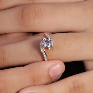 1 CT Round Cut Moissanite Engagement Ring, Solitaire Ring, 14k Gold Diamond Twist Ring, Swirl Band, Promise Ring, Anniversary Gifts
