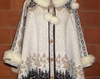 Custom Scandinavian Wool Poncho with Faux Fur – Handmade from Natural Wool