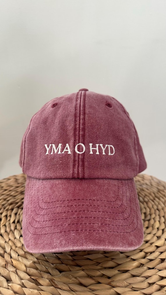 Yma O Hyd Welsh Vintage Cap
