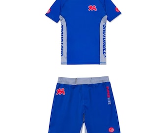 Set Shoyoroll SuperLite composto da rash guard da BJJ e pantaloncini da MMA: attrezzatura per grappling senza kimono.
