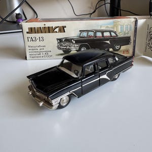 Gaz-13 Chayka (A15) USSR Diecast Vintage Car Model 1:43