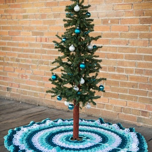 Christmas Crochet Pattern: Christmas Tree Skirt Beautifully Textured Christmas Tree Skirt crochet pattern, PDF Download crochet pattern image 2