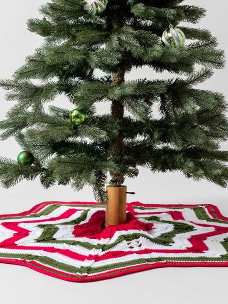 Christmas Crochet Pattern: Christmas Tree Skirt Classic Cable Star Christmas Tree Skirt pattern, PDF Download, Star tree skirt pattern image 2