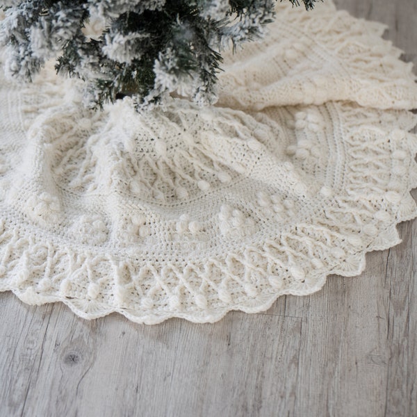 Christmas Crochet Pattern: Christmas Tree Skirt - Royal Christmas Tree Skirt textured, PDF download, Holiday tree blanket crochet pattern