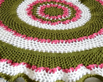 Summer Trellis Round Afghan Crochet Pattern: Lightweight Throw (PDF Pattern)
