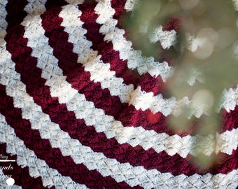 Christmas Crochet Pattern: Christmas Tree Skirt  - Diamond Christmas Tree Skirt, PDF Instant Download