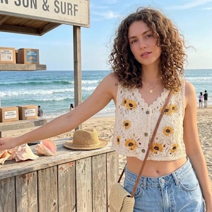 Handmade Crochet Daisy Crop Top, Boho Floral Knit Vest, Vintage Button Up Tank Top, Summer Sleeveless Cardigan for Women