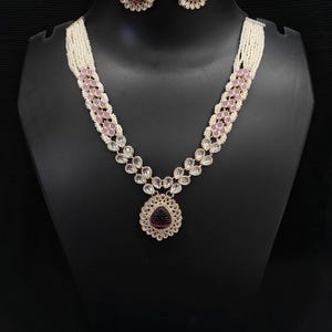 Sabyasachi-inspirerat lila och vitt Kundan-halsband med prydnad, brudsmycken, bröllopshalsband, choker, indiskt bröllopshalsband, pakistanska smycken