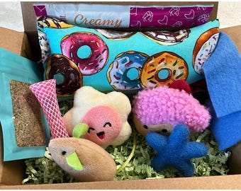 Cat Toy Gift Box: Sweet Treats Catnip Toys, Organic Nip-Ready to Ship