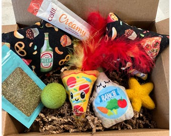 Cat Toy Gift Box: Pizza-Organic Catnip Crinkle Toys