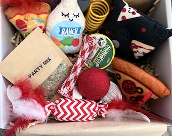 Cat Toy Gift Box: Pizza-Organic Catnip Crinkle Toys-11 Goodies