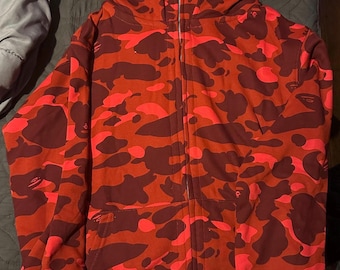 Dubbele rode Bape hoodie met rits en haaientijgerprint
