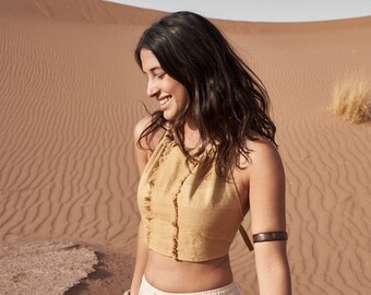 Wüstenbraunes Oberteil zum Binden ⋗⋙ Natürlich gefärbte, handgewebte Khadi Baumwolle