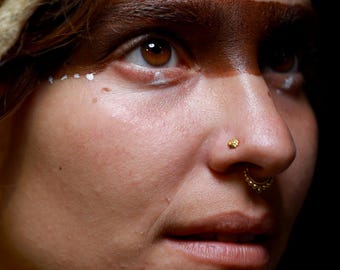 Gold Tribal Nose Stud ⋗ 9 Karat Gold - Spiral Back