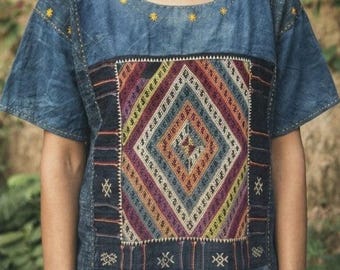 Camisa tribal de cáñamo tejida a mano color índigo