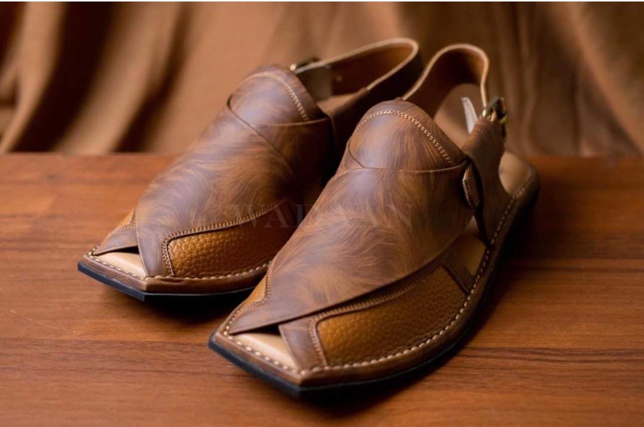 Men kolhapuri chappal - Etsy 日本