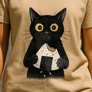 Onigiri Katzen-T-Shirt: Anime-Kätzchen-Grafik-T-Shirt - Japanische Straßenkleidung