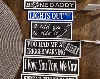 Spicy Dark Romance Bookshelf Signs with Stands | Booktok Decor | "Trigger Warning", "Bone Daddy", "IICYIFY"