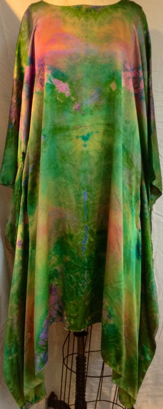 Items similar to Green pink gold caftan silk dress plus size with sash ...