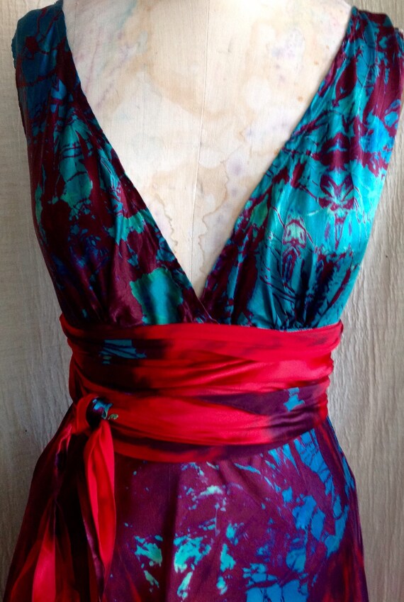 Mère De La Mariée Plage Boho Chic Tie Dye Plage Robe Maxi De Taille Plus Grande Taille Rouge Avec Le Bleu Flash Vneck Boho Chic Robe De Mariée