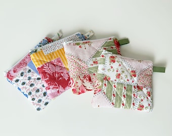 Cartera llavero acolchada hecha a mano con patchwork