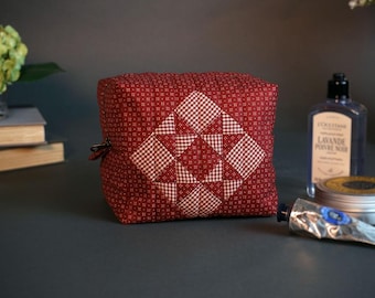 Bolso cuadrado acolchado rústico hecho a mano con estrella roja / Neceser de estilo campestre chic, organizador de viaje