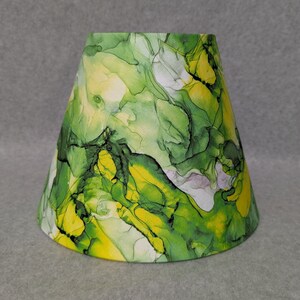 Green blender, molten, flower lamp shade.  Yellow.  Shade is 9.5 wide at the bottom, 5" wide at the top and 7" tall