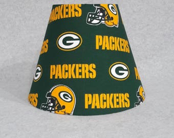 Pantalla de lámpara de los Green Bay Packers. NFL. Las cortinas miden 9,5" x 5" x 7" de alto