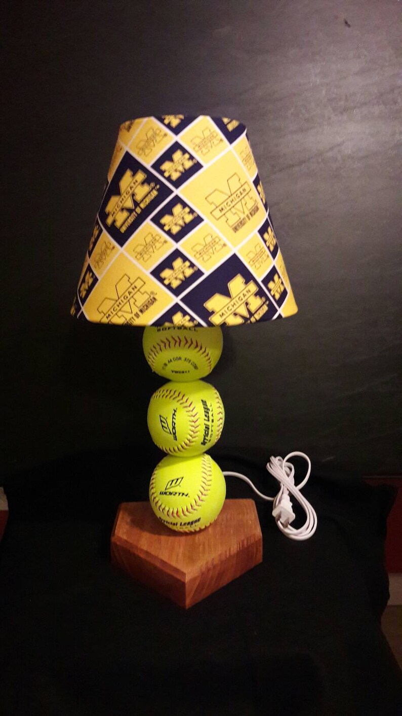 University Of Michigan Lamp Shade Wolverines Shades Are 9 5 X 7 Tall