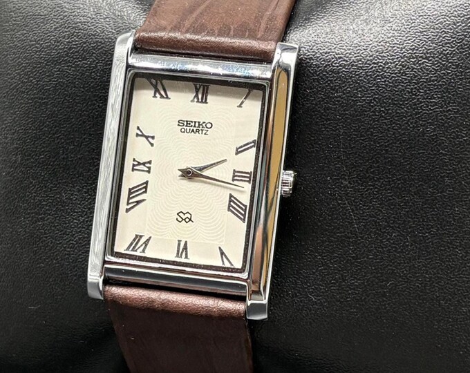 Seiko Luxury Tank Style Watch – Slim Vintage Quartz Watch for Men