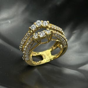 2,5Ct okrągły szlifowany diamentowy pierścień wzmacniający, pierścień platerowany 14-karatowym złotem, osłona pierścienia, pierścień wzmacniający dla niej, prezent urodzinowy dla niej