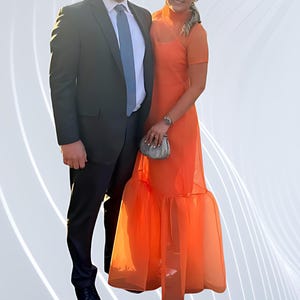Langes schieres Organza-A-Linien-Kleid - Kleid mit Rüschensaum und Bogen zurück & Slip, elegantes Abendhochzeits-Weihnachtsgeschenk für ihre individuelle Farbe