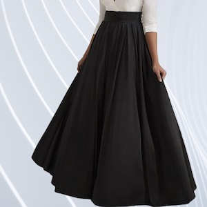 Long Black Pleated Taffeta Skirt with Pockets – High-Waisted Formal Maxi Skirt for Women Christmas Party, Wedding, or Bridesmaid Outfit