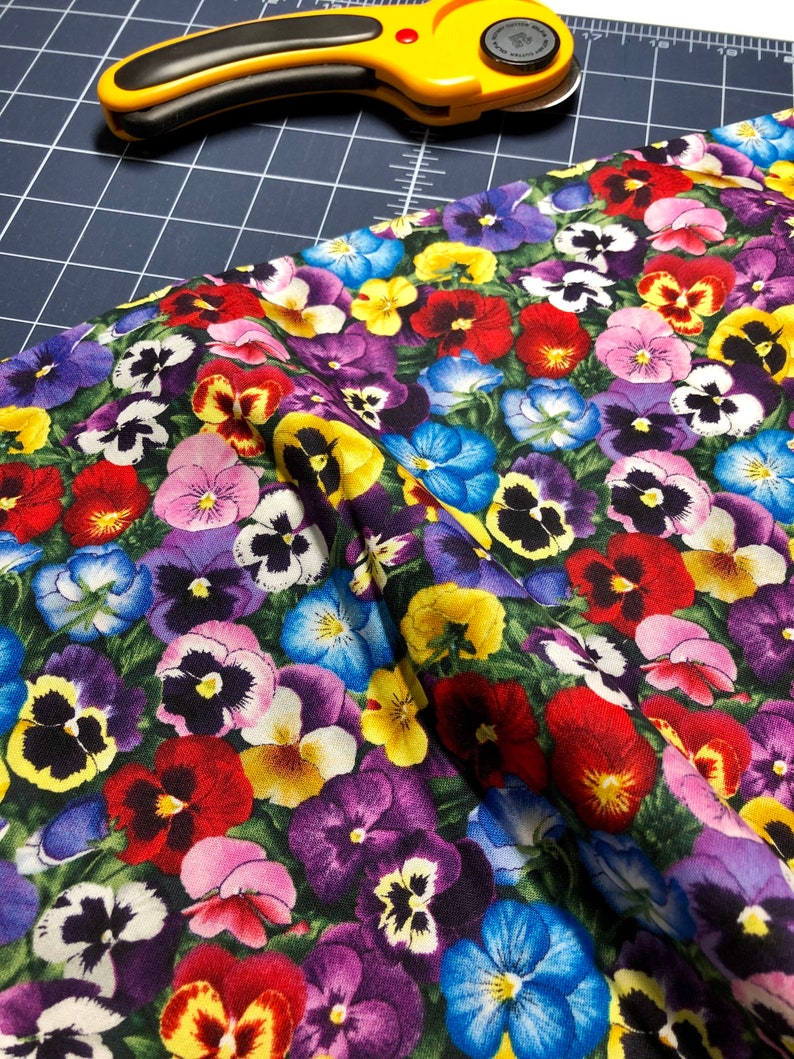 Lovely Pansies Multi 475 Elizabeth's Studio Quilt Fabric | Etsy