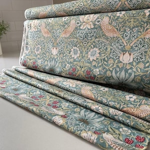Tissu en coton turquoise Strawberry Thief : William Morris Kelmscott Collection
