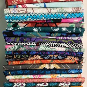 Fabric Scraps, Quilting Scrap Bundle, Quilt Scrap Bag, Bolt Ends, Fat Quarters, Fabric Remnants , Scrappy Quilt, 1 Pound, 3 Yards By Weight image 3