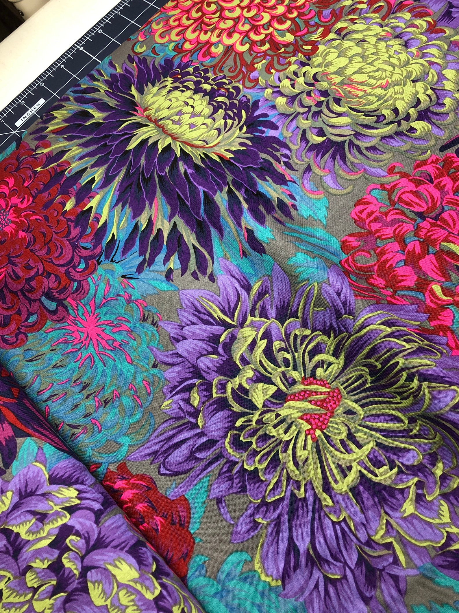 Japanese Chrysanthemum Antique PWPJ041 Kaffe Fassett Fabric Etsy