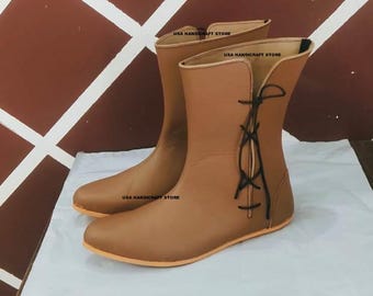 Botas medievales de cuero hechas a mano: Disfraz vikingo para feria renacentista.