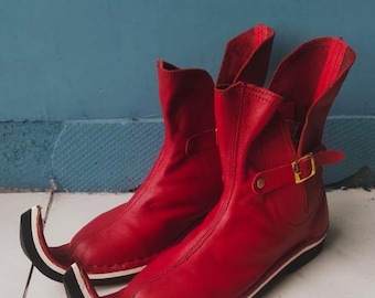 Handmade Curled-Toe Leather Boots: Medieval LARP Cosplay.