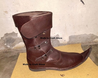 Botas medievales hechas a mano / Diseño plegable de cuero / Zapatos para recreaciones de LARP.