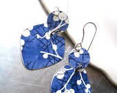 Periwinkle Blue and White Asian Inspired Vintage Tin Earrings 2-Lightweight Earrings