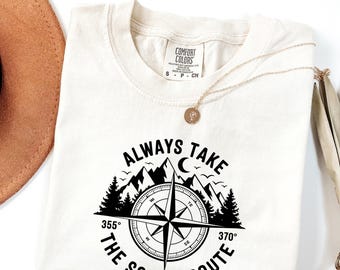 Camiseta con la frase "Siempre toma la ruta escénica", camiseta de acampada, camiseta de naturaleza, camiseta de tripulación, camiseta de ruta, camiseta de aventura, regalos para amantes de la naturaleza, camiseta de montaña