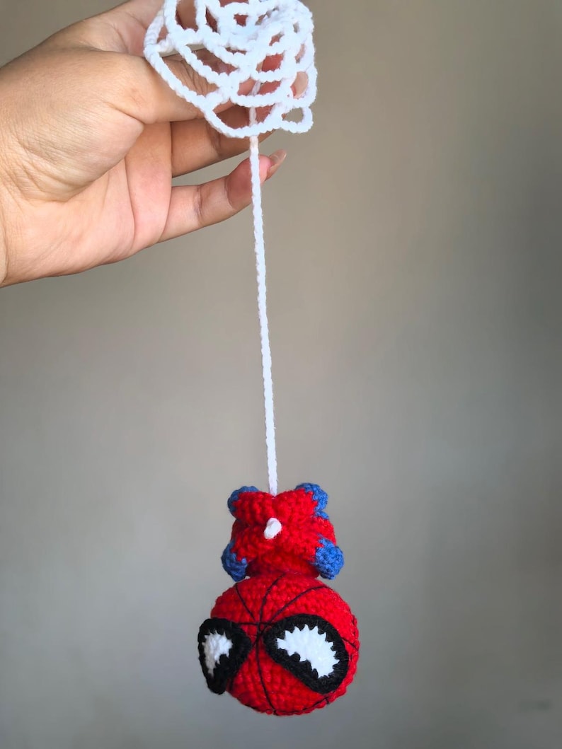 Spider-Man virkmönster, mönster för bilhänge, amigurumi superhjälte, virkad nyckelring, spegelberlock, nybörjarvirkning, plyschleksak, PDF bild 8