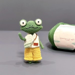 Crochet Frog Pattern | Funny Frog Amigurumi Keychain | Crochet Frog & Toad Keychain Pattern | Crochet frog keychain | Crochet Animal Pattern